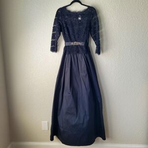 Adrianna Pappel Black Lace and Taff Ball Gown Dress Size 10, 3/4 Sleeve $249